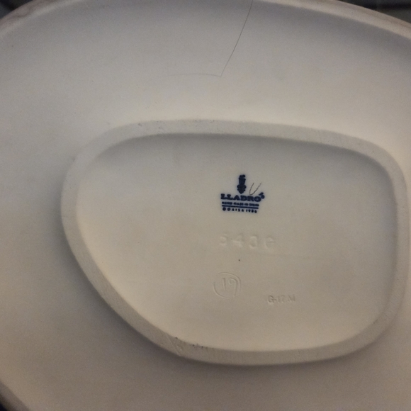 Elegant Lladro Music Time Boy And Girl Porcelain Figurine with Gramophone #5430 - Picture 3 of 5